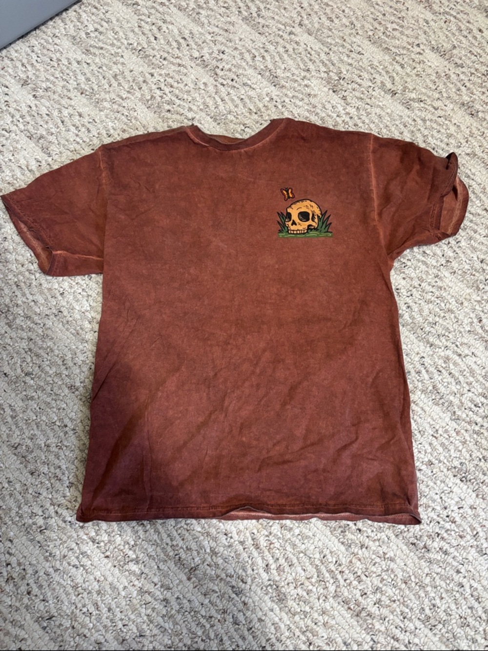 T.J.Maxx Rust Brown Short Sleeve Tee with Skull & Butterfly Chest Graphic